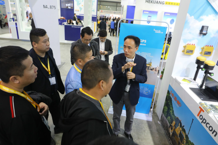 중장비 ICT 솔루션에 대한 중국 현지 고객들의 반응도 높았으며, 특히 TOPCON 중장비 제어 기술에 대한 관심이 상당했다.